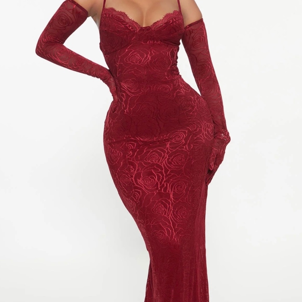 Rose Detailed Dress w/gloves